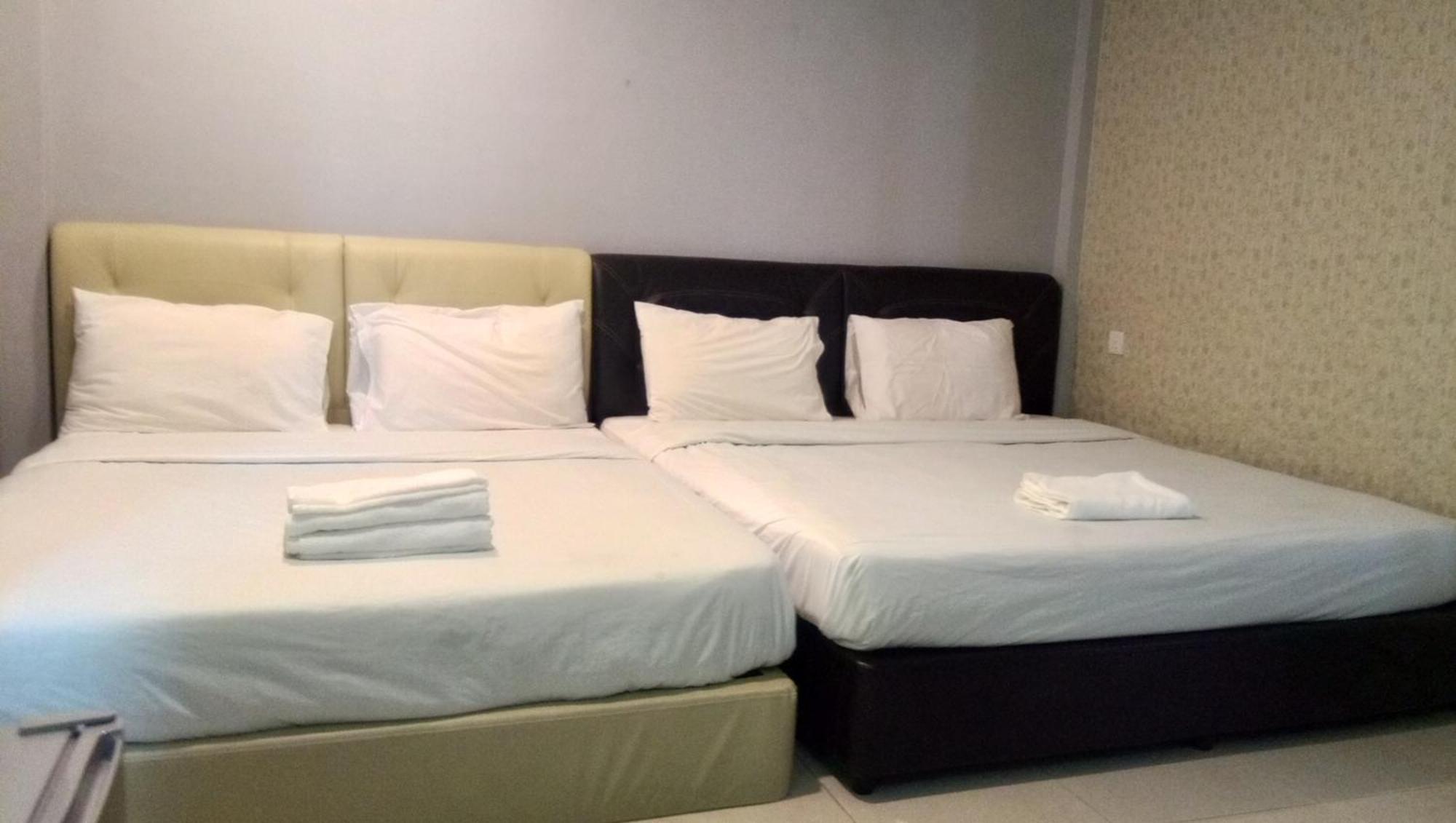 D Lima Beach Inn Pantai Cenang  Extérieur photo