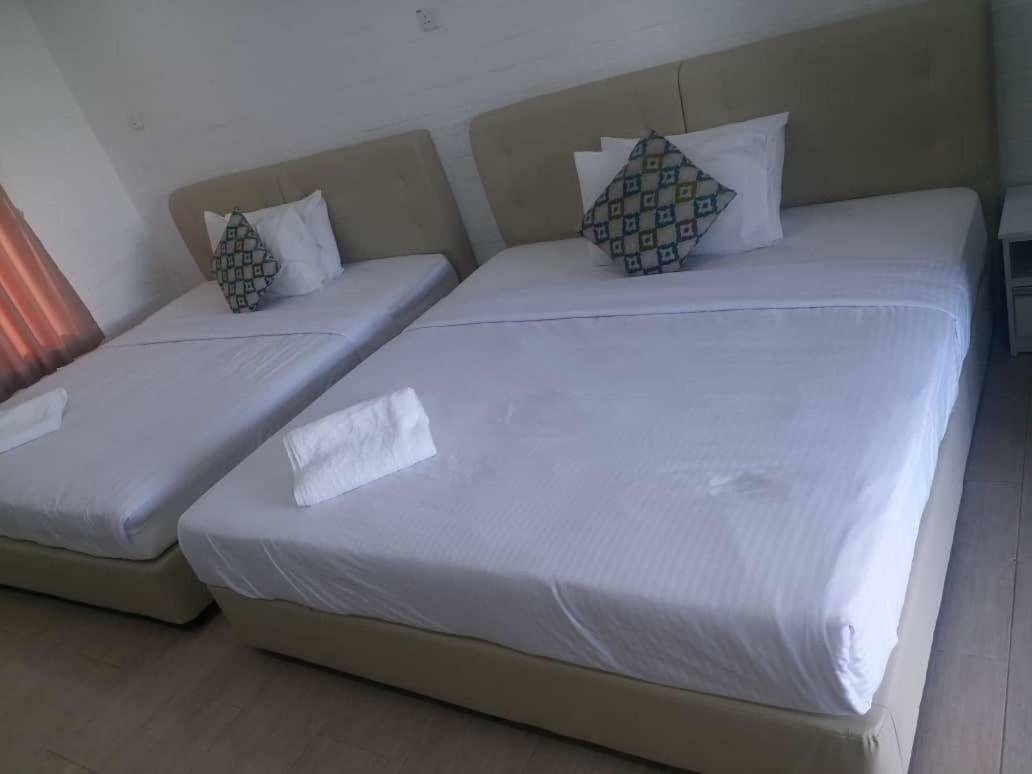 D Lima Beach Inn Pantai Cenang  Extérieur photo