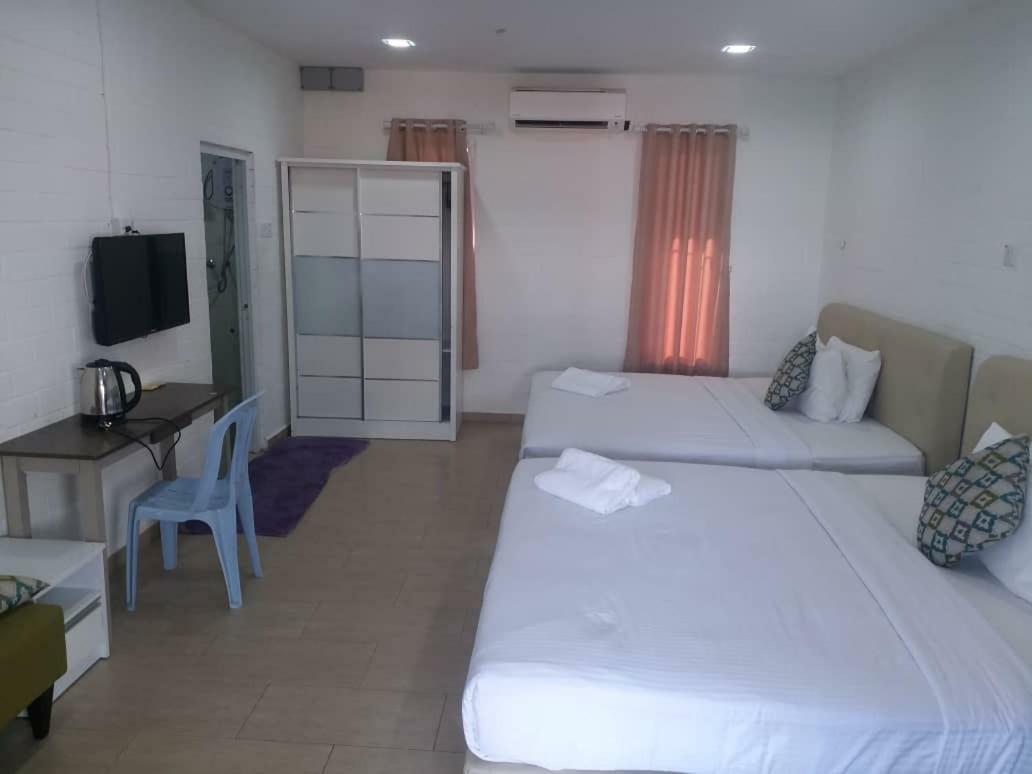 D Lima Beach Inn Pantai Cenang  Extérieur photo