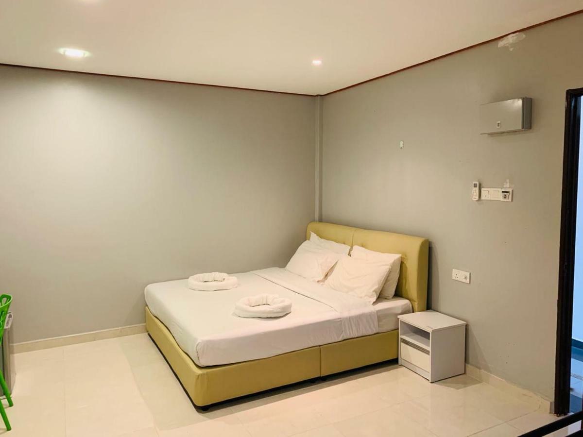 D Lima Beach Inn Pantai Cenang  Extérieur photo