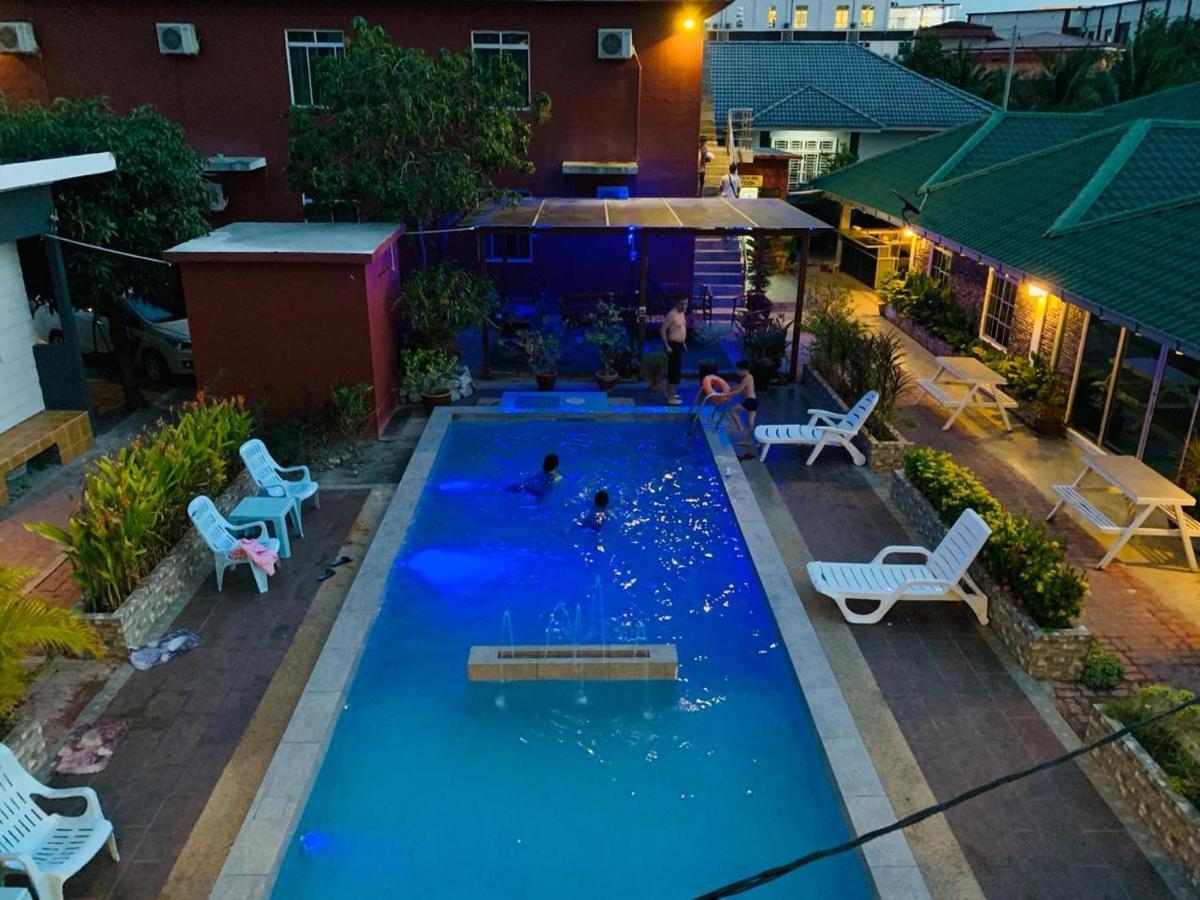 D Lima Beach Inn Pantai Cenang  Extérieur photo